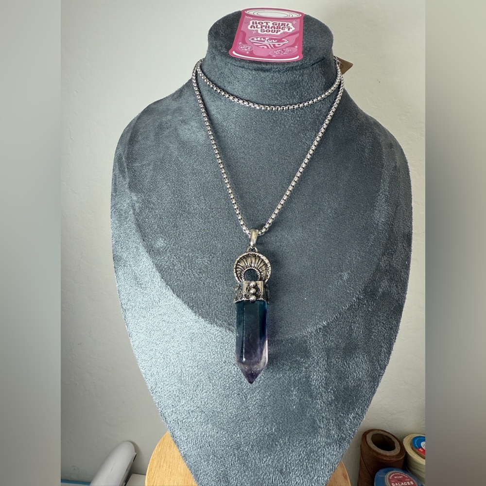 Elegant Silver and Purple Pendant Necklace